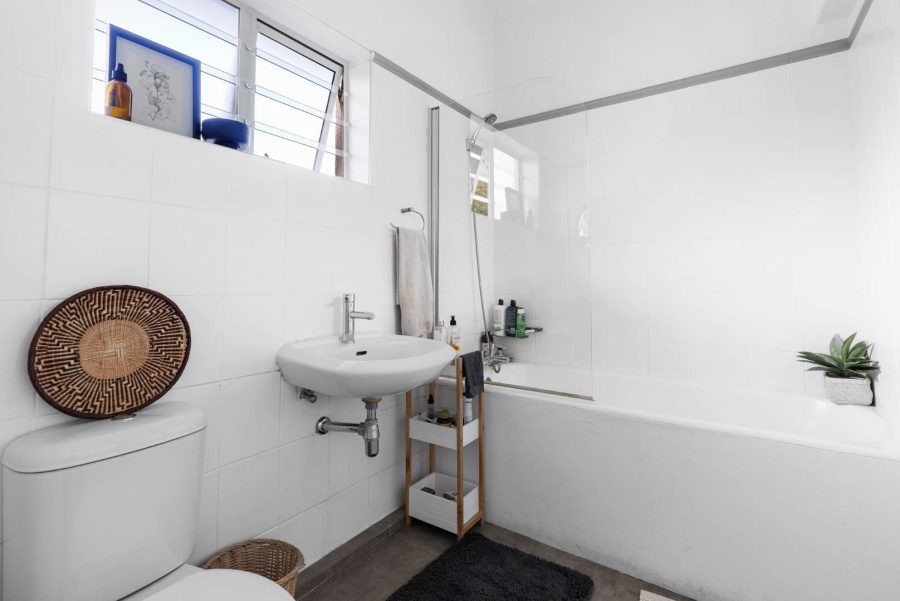1 Bedroom Property for Sale in Green Point Western Cape